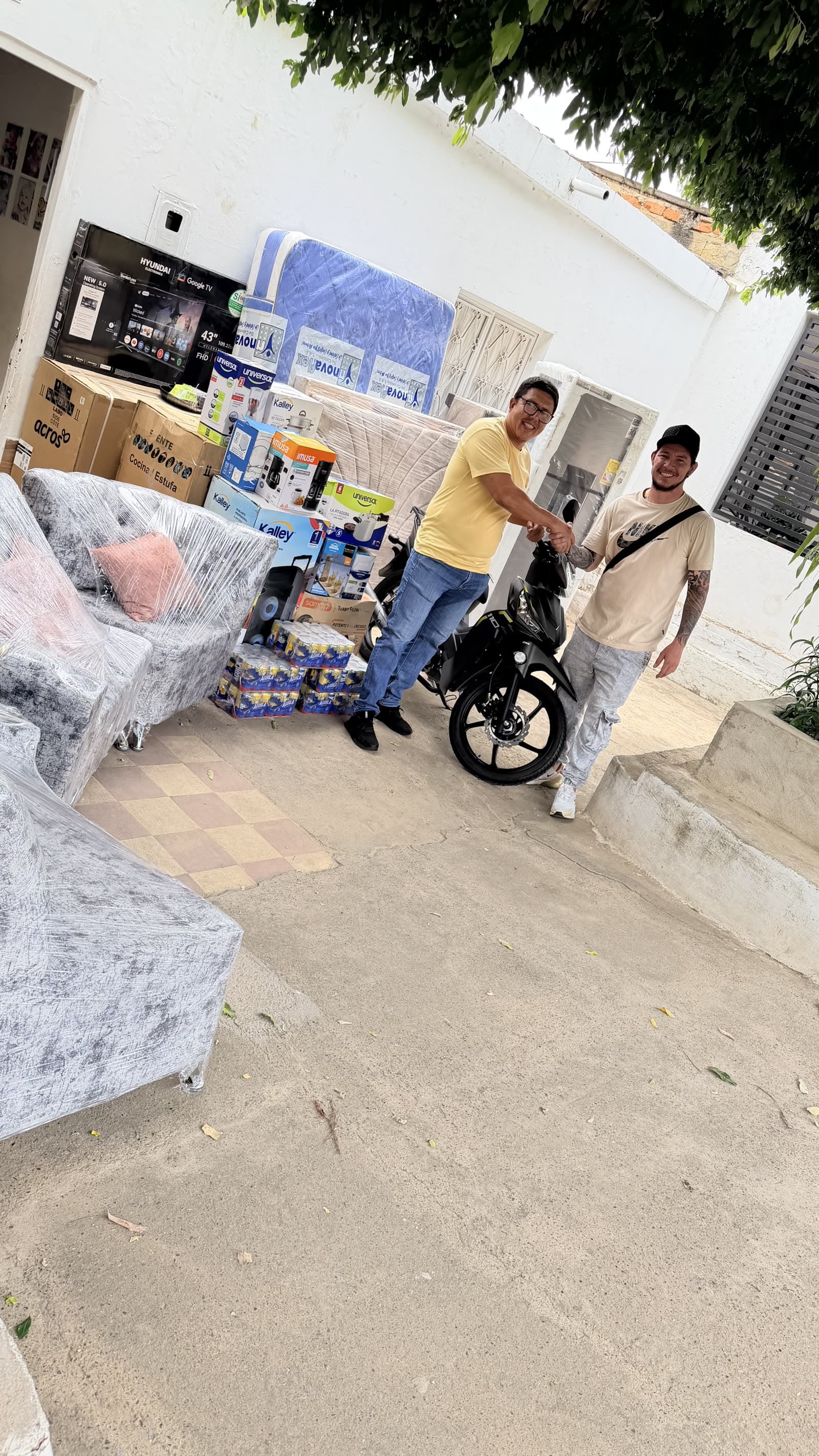 Entrega de beneficios Club Gómez
